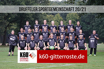 Mannschaftsfoto Trainingsanzüge 2020